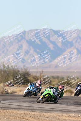 media/Dec-07-2025-CVMA (Sun) [[3e7d2de5dc]]/Race 16-Formula Middleweight/